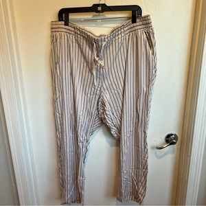 Torrid Challis Cropped Pant